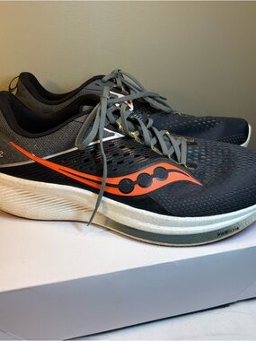 Saucony Ride 17 Men’s Running Shoes Size 15 Wide Black Gray Vizi Orange